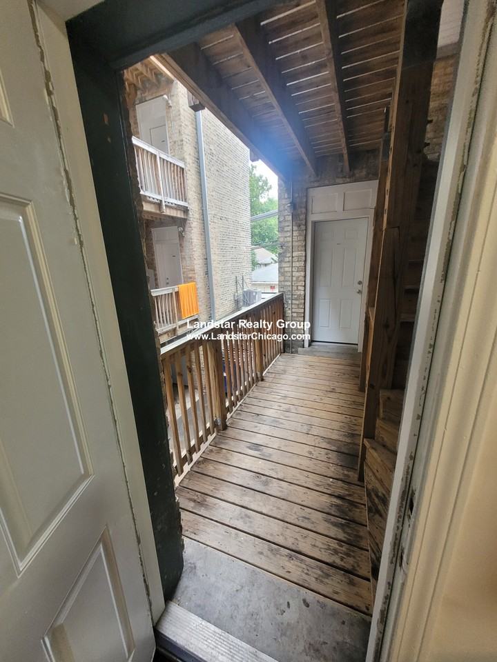 6708 N Hermitage Ave #1 - Photo 5 of 25