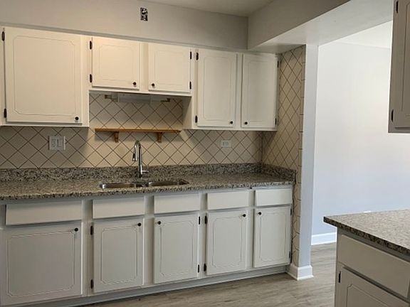 392 Executive Dr #201 - Photo 2 of 11