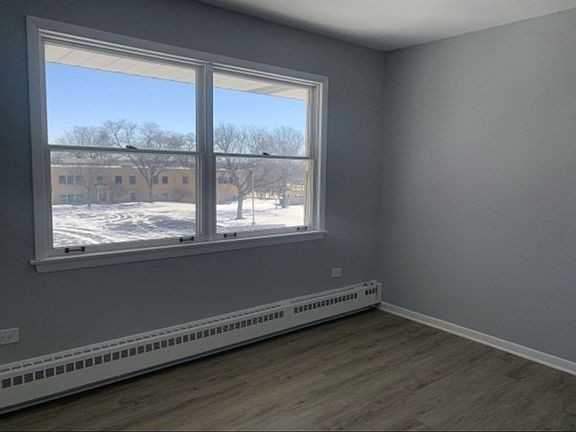 392 Executive Dr #201 - Photo 3 of 11