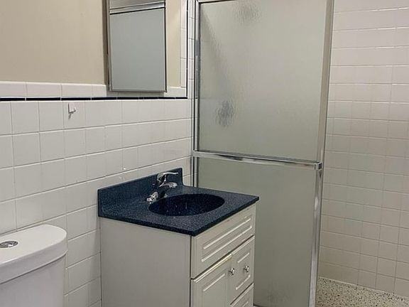 392 Executive Dr #201 - Photo 4 of 11