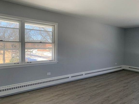 392 Executive Dr #201 - Photo 6 of 11