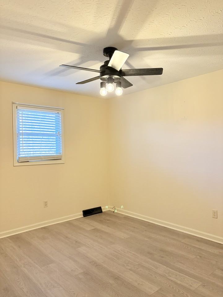 126 Woodmont Ave #B - Photo 7 of 11