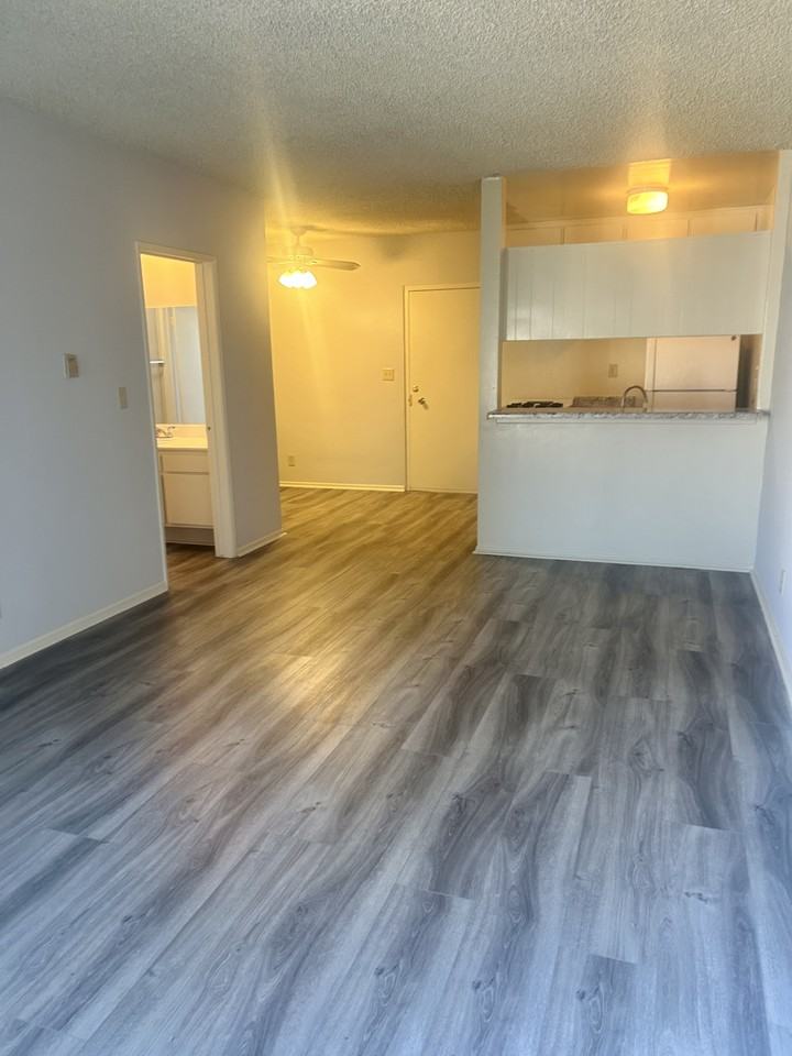 11840 Chandler Blvd #214 - Photo 4 of 16