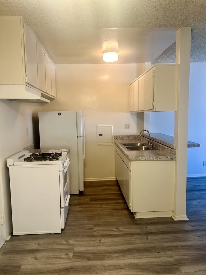 11840 Chandler Blvd #214 - Photo 7 of 16