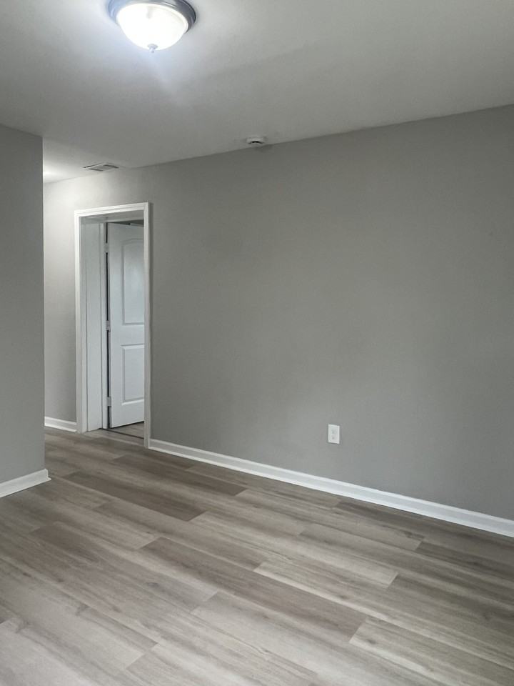 305 W Oak St #C - Photo 3 of 14