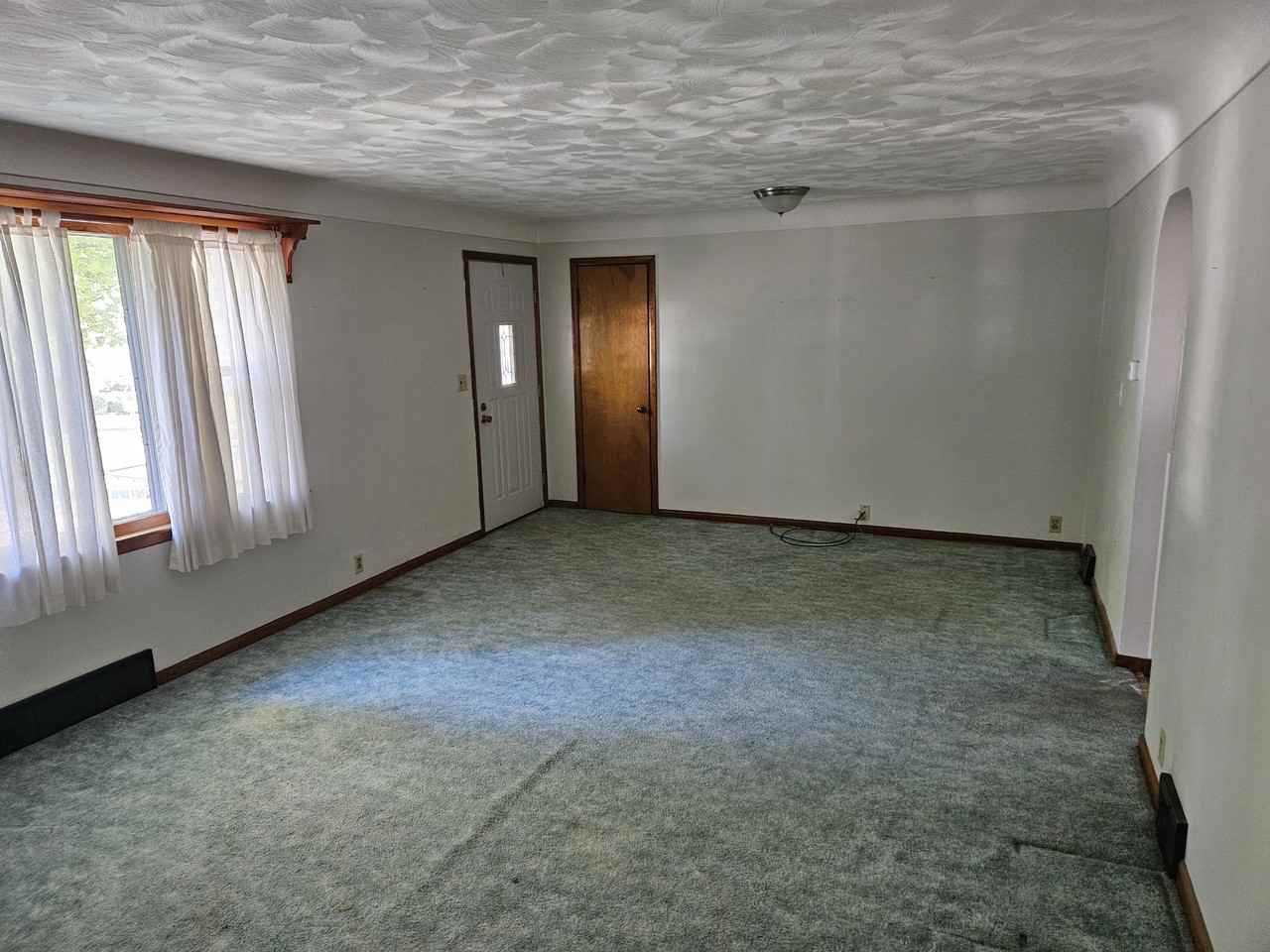 209 Maple Ct #NA - Photo 5 of 17