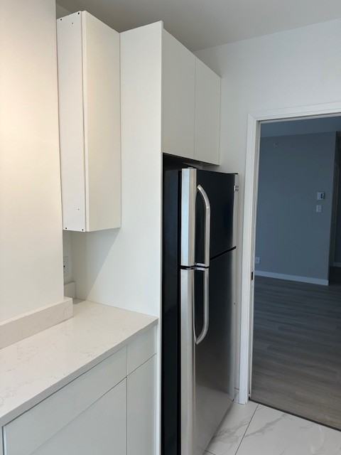 1010 View St #302 - Photo 3 of 10