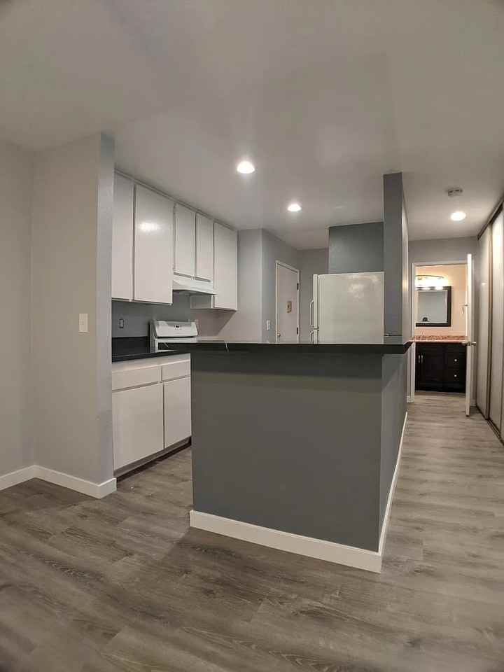 1605 Hotel Cir S #207 - Photo 7 of 18