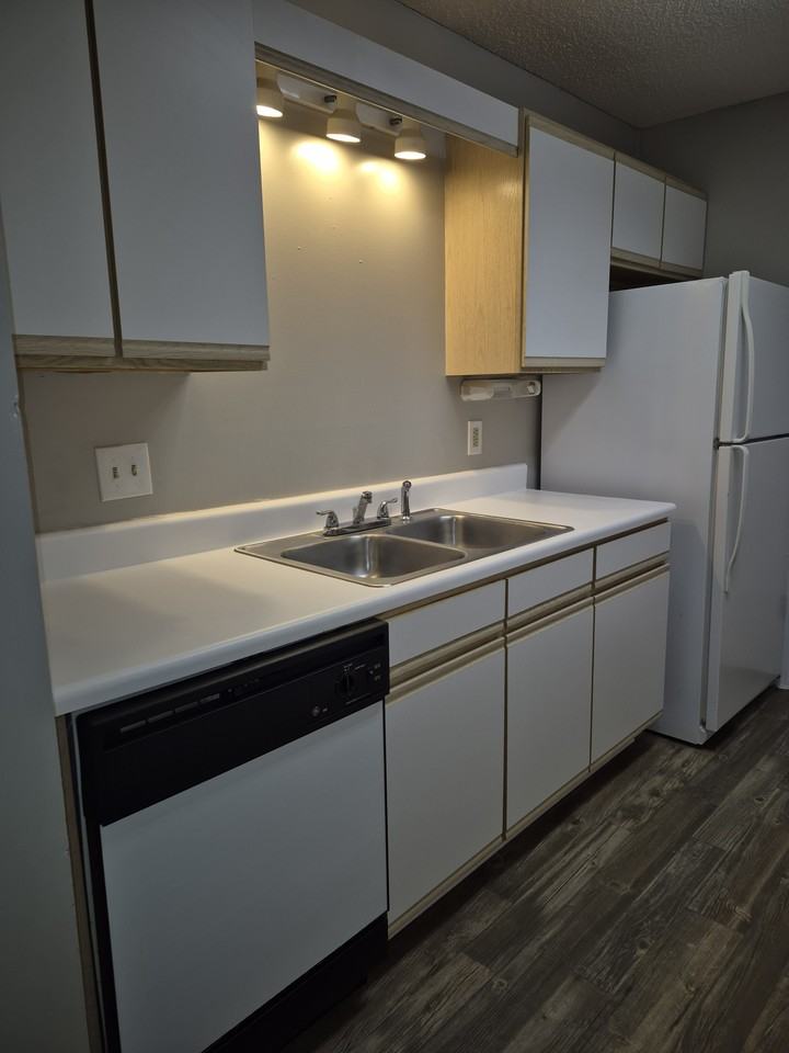 2092 S Sherwood Dr #L100 - Photo 3 of 18