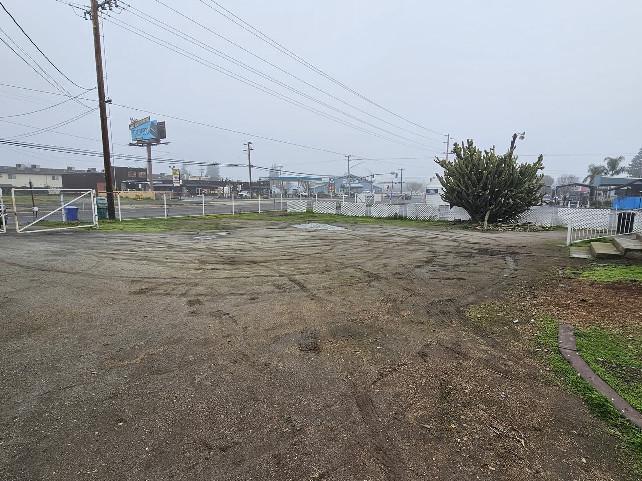 2401 W Olive Ave #NA - Photo 2 of 6