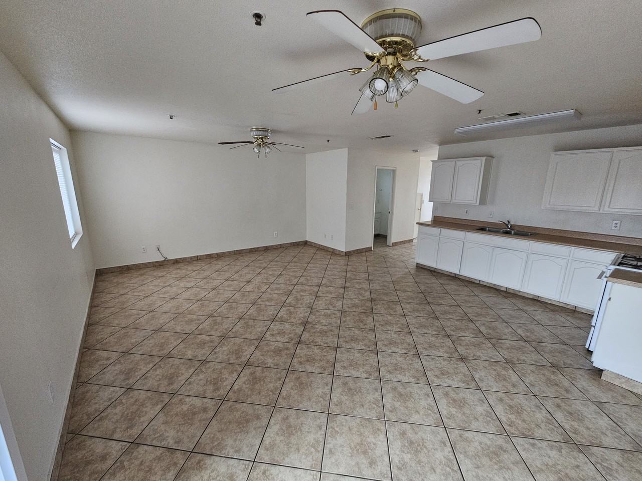 744 S Roche St #1-2 - Photo 3 of 10