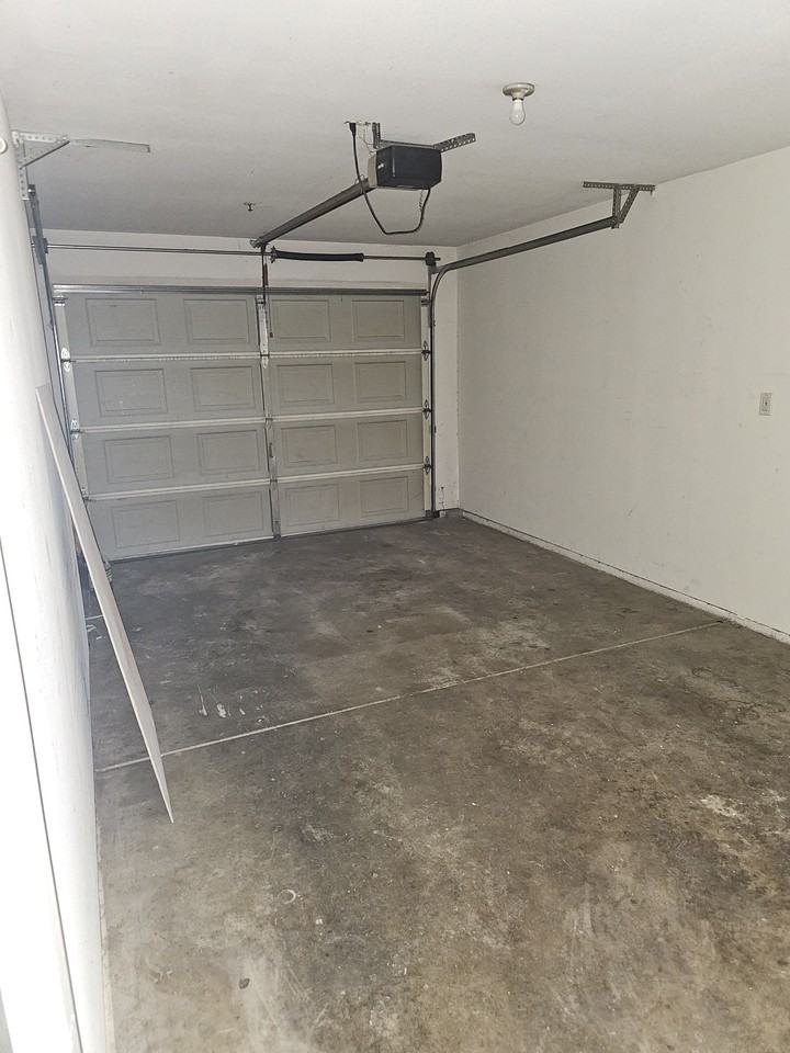 744 S Roche St #1-2 - Photo 5 of 10