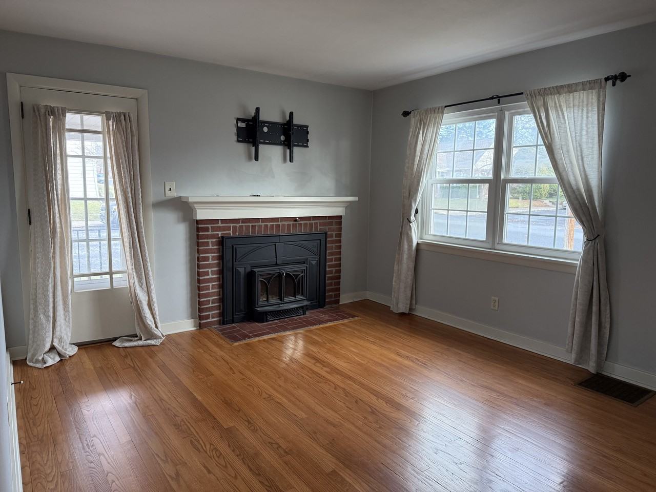 701 W Oak St #NA - Photo 6 of 16