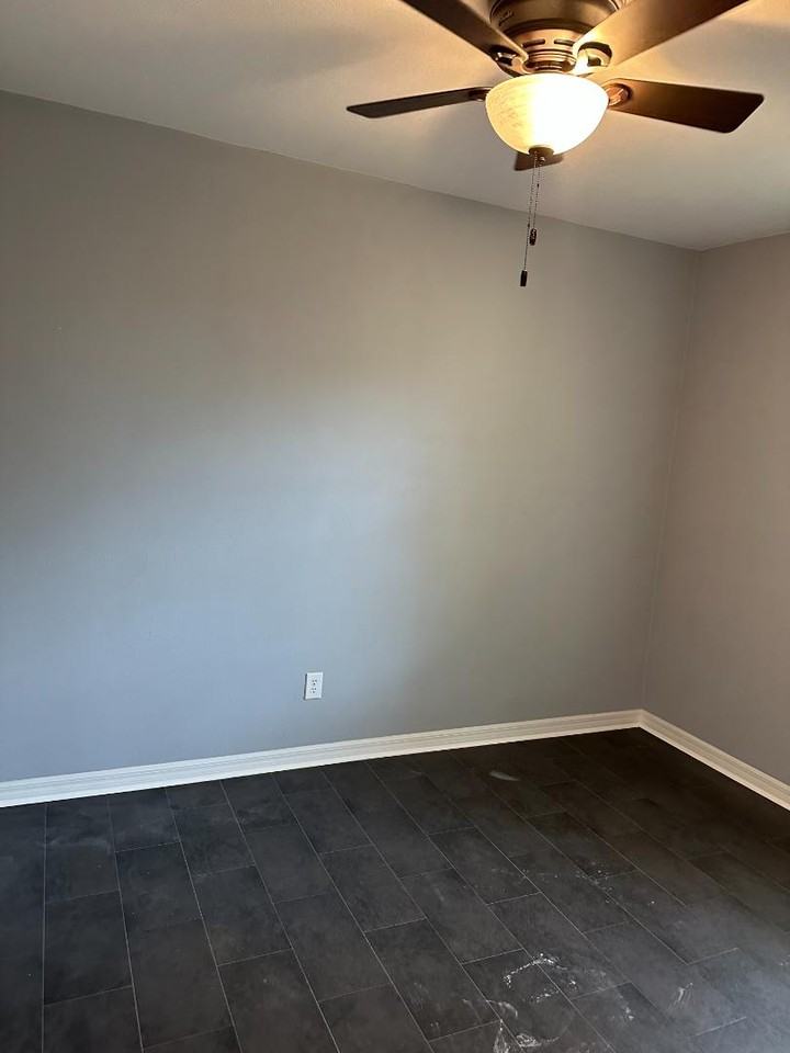 105 N Davis Street - Photo 6 of 10