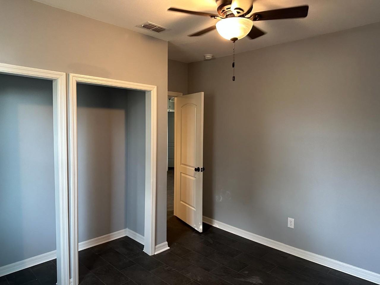 105 N Davis Street - Photo 7 of 10