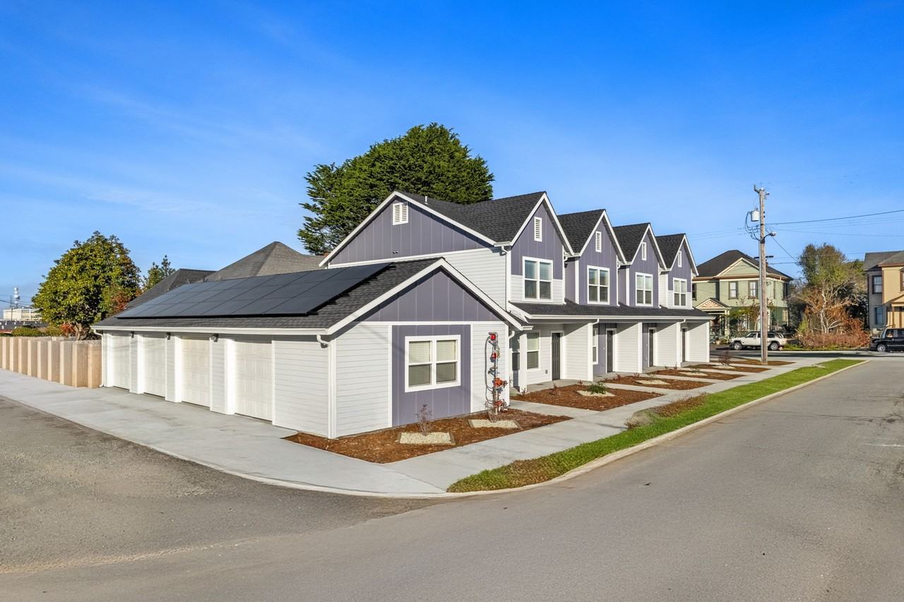 721 11th St #1 - Photo 2 of 13