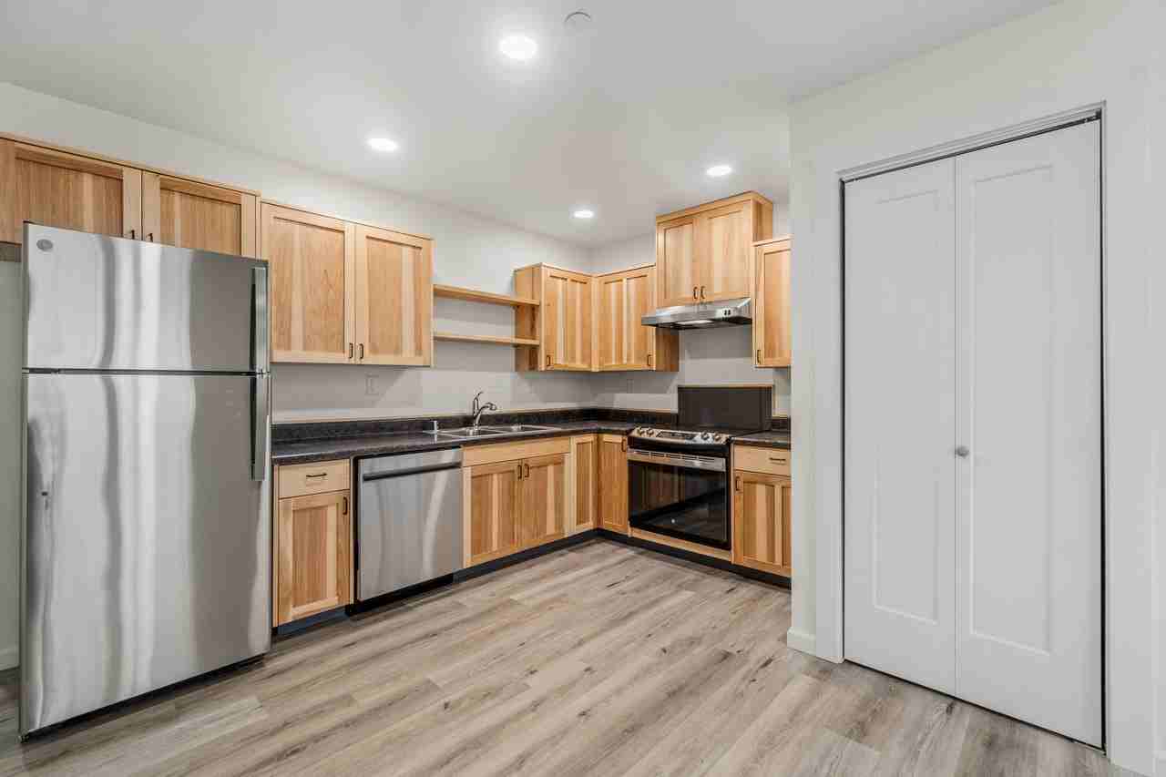 721 11th St #1 - Photo 4 of 13