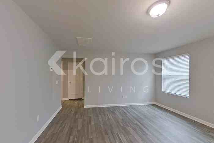 2595 Provence Dr Se - Photo 5 of 28