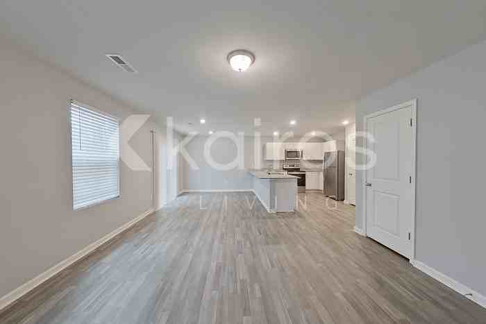 2595 Provence Dr Se - Photo 6 of 28