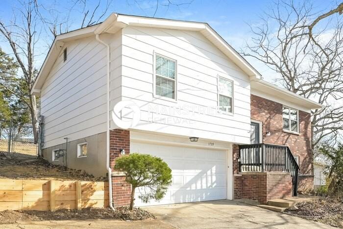 1739 Hilltop Ln - Photo 2 of 19