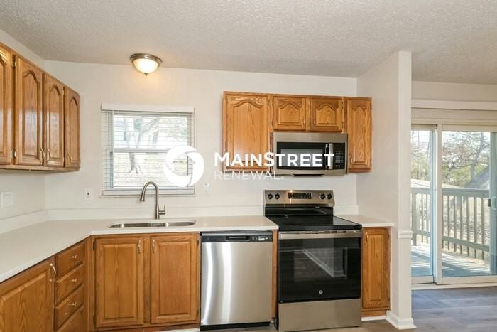 1739 Hilltop Ln - Photo 7 of 19