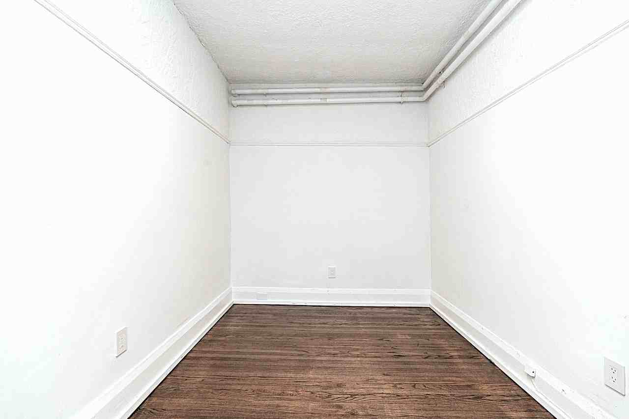 100 Vaughan Road #25 - Photo 7 of 13