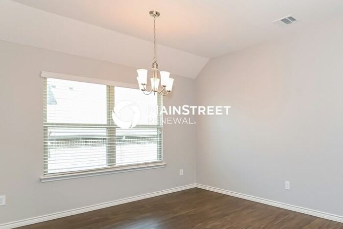 571 Kara Dr - Photo 4 of 16