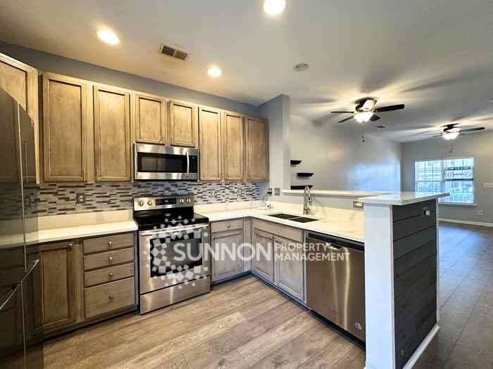 11051 Dixie Hills Dr - Photo 7 of 25