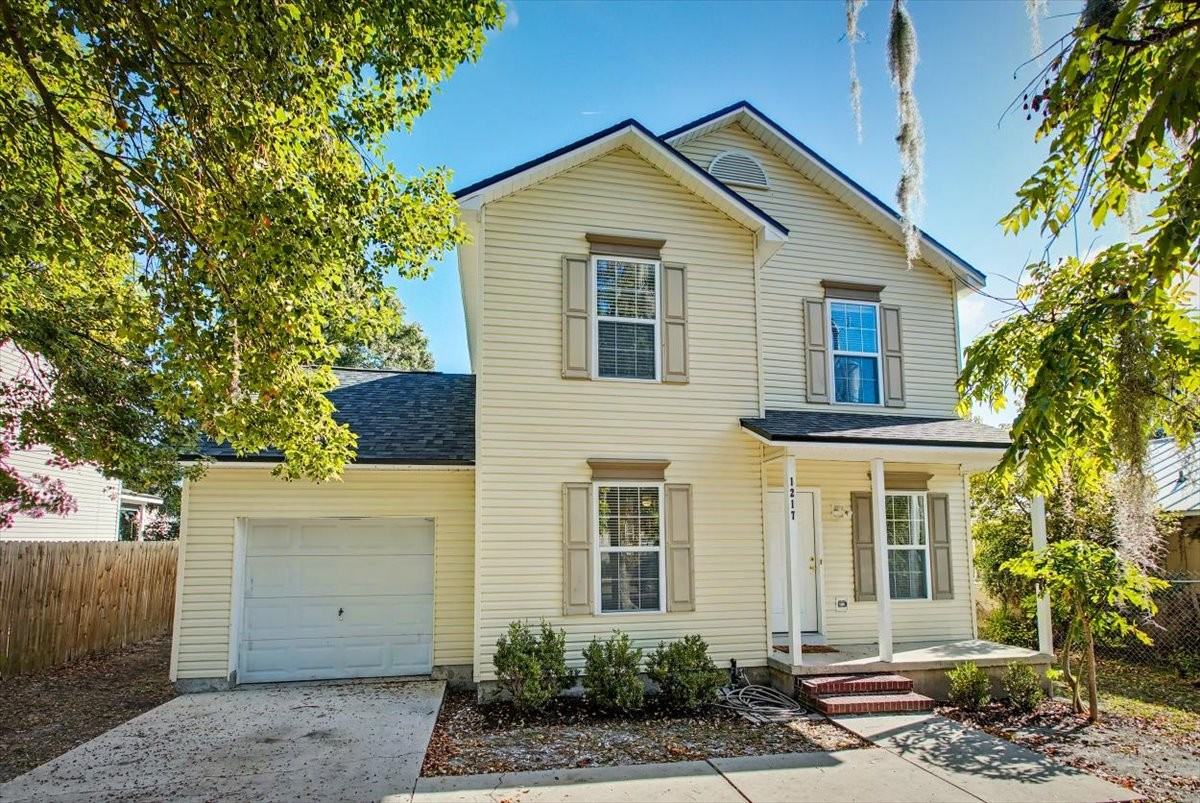 1217 Clock St #1 - Photo 2 of 32