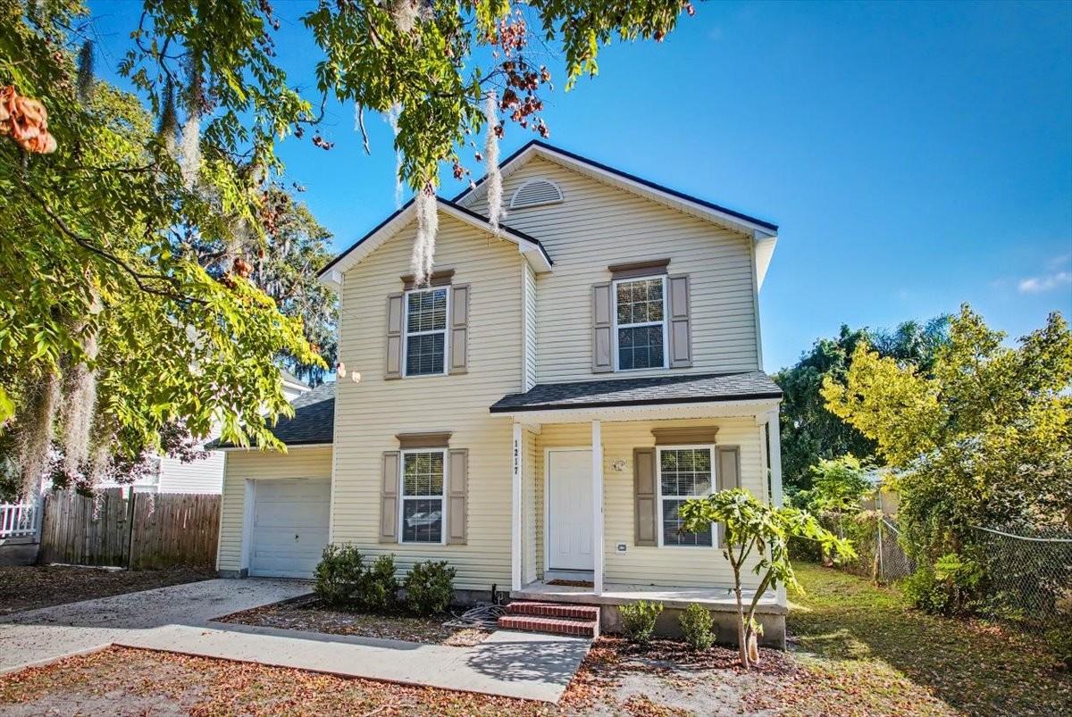 1217 Clock St #1 - Photo 4 of 32