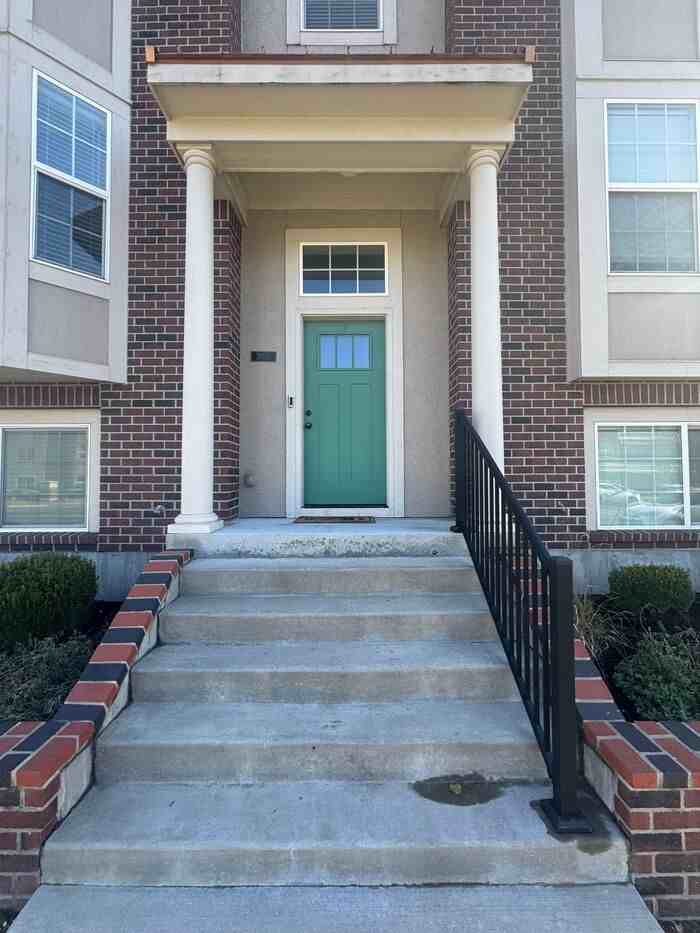 3015 Swift Ave - Photo 2 of 2