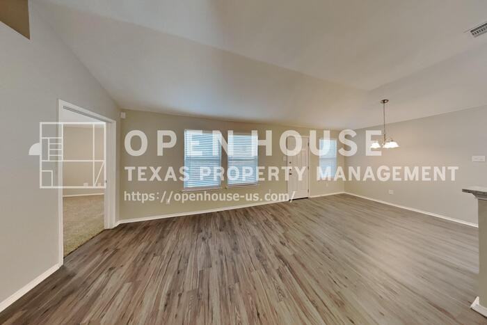 6536 Fitzgerald St - Photo 4 of 20