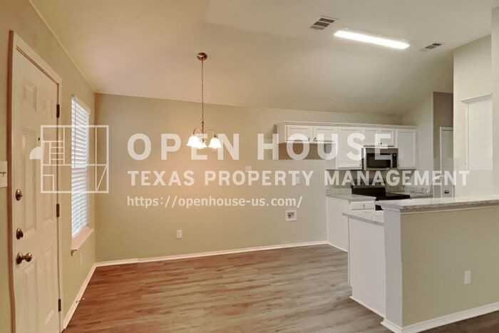 6536 Fitzgerald St - Photo 7 of 20