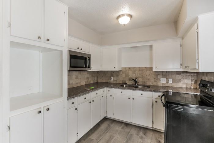 402 Dawson Dr - Photo 6 of 16