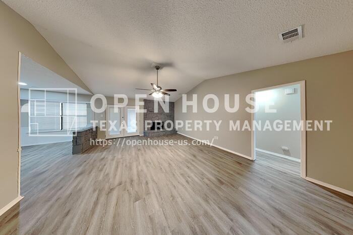 2503 Engleford Dr - Photo 4 of 20