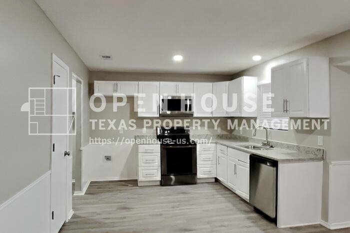 2503 Engleford Dr - Photo 6 of 20