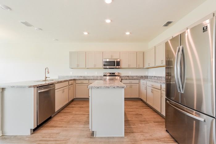 1015 Corso Dr - Photo 5 of 15