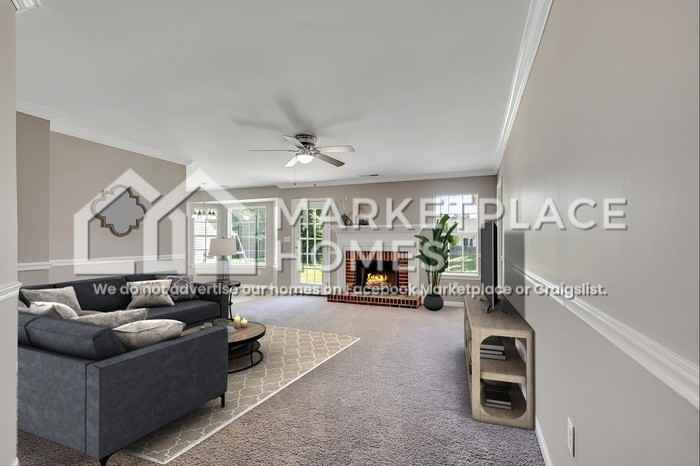 1356 Royalty Dr - Photo 3 of 22