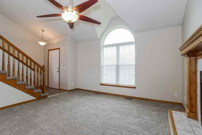 2110 Glenside Rd - Photo 4 of 10