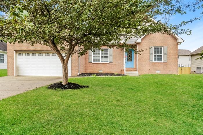 121 Fieldstone Ln - Photo 3 of 11