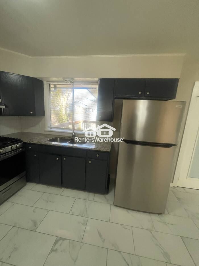 7900 E 93rd Ter - Photo 3 of 10