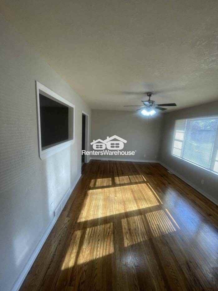 7900 E 93rd Ter - Photo 7 of 10