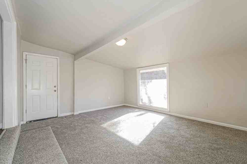 5903 Fairlane Dr - Photo 5 of 16