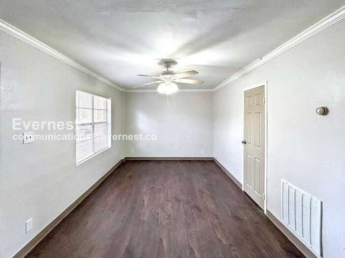 431 Annie St - Photo 3 of 18