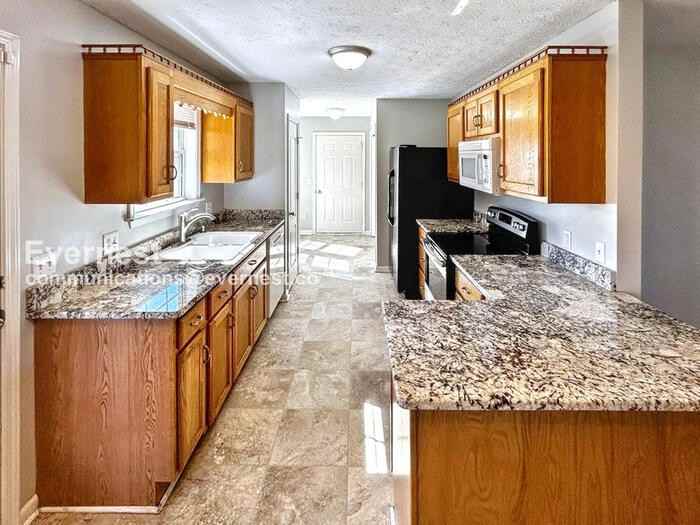 1636 Joel Dr - Photo 6 of 27