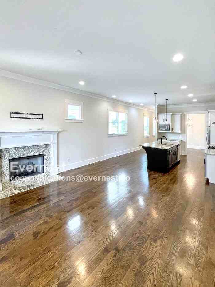 817 Knox Ave #B - Photo 5 of 29