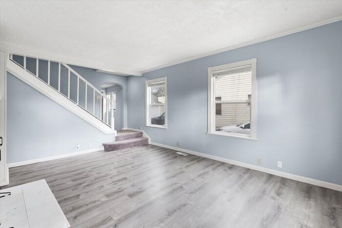 657 22nd Ave - Photo 4 of 47