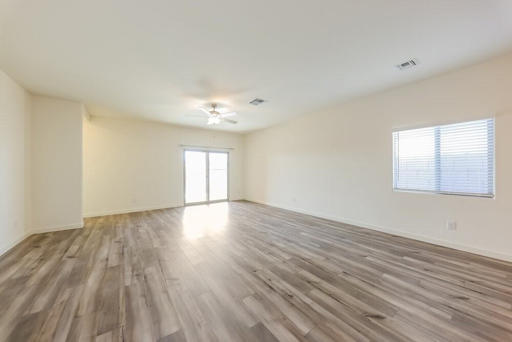 24619 W St Catherine Ave - Photo 4 of 16