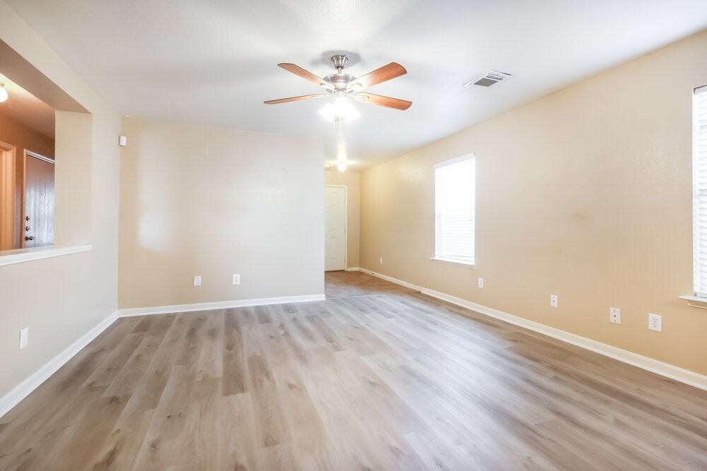 11422 Seven Sisters Dr - Photo 3 of 16