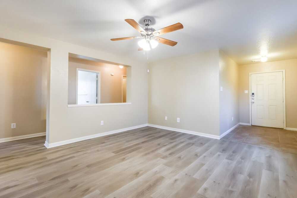 11422 Seven Sisters Dr - Photo 5 of 16